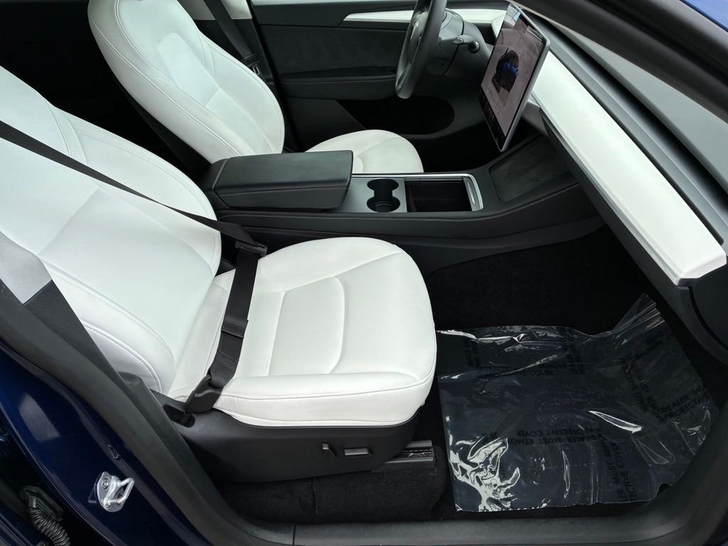 Used 2024  Tesla Long Range image 28
