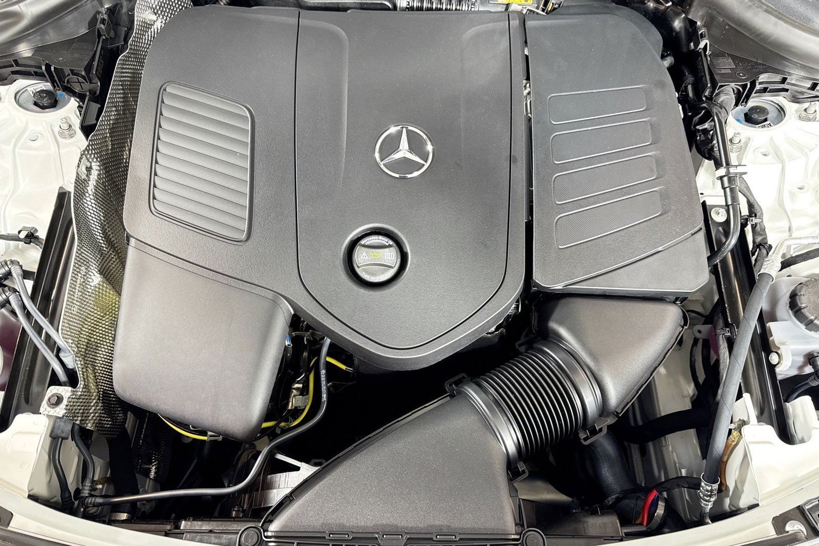 New 2026 Polar White Mercedes-Benz GLC 300 image 28