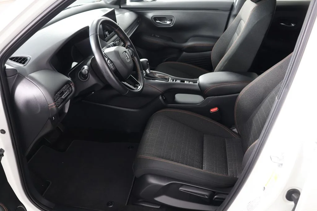 Used 2025 Platinum White Pearl Honda Sport image 19