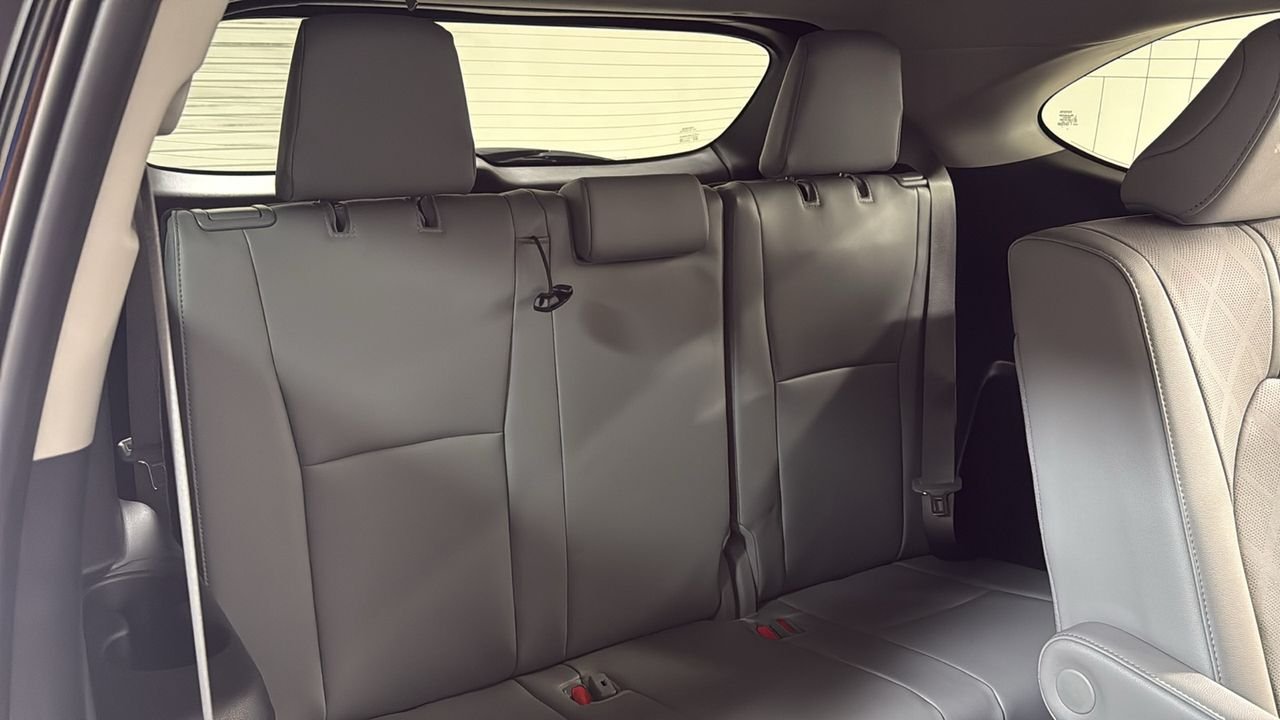 2026 Toyota Highlander Platinum - Photo 17