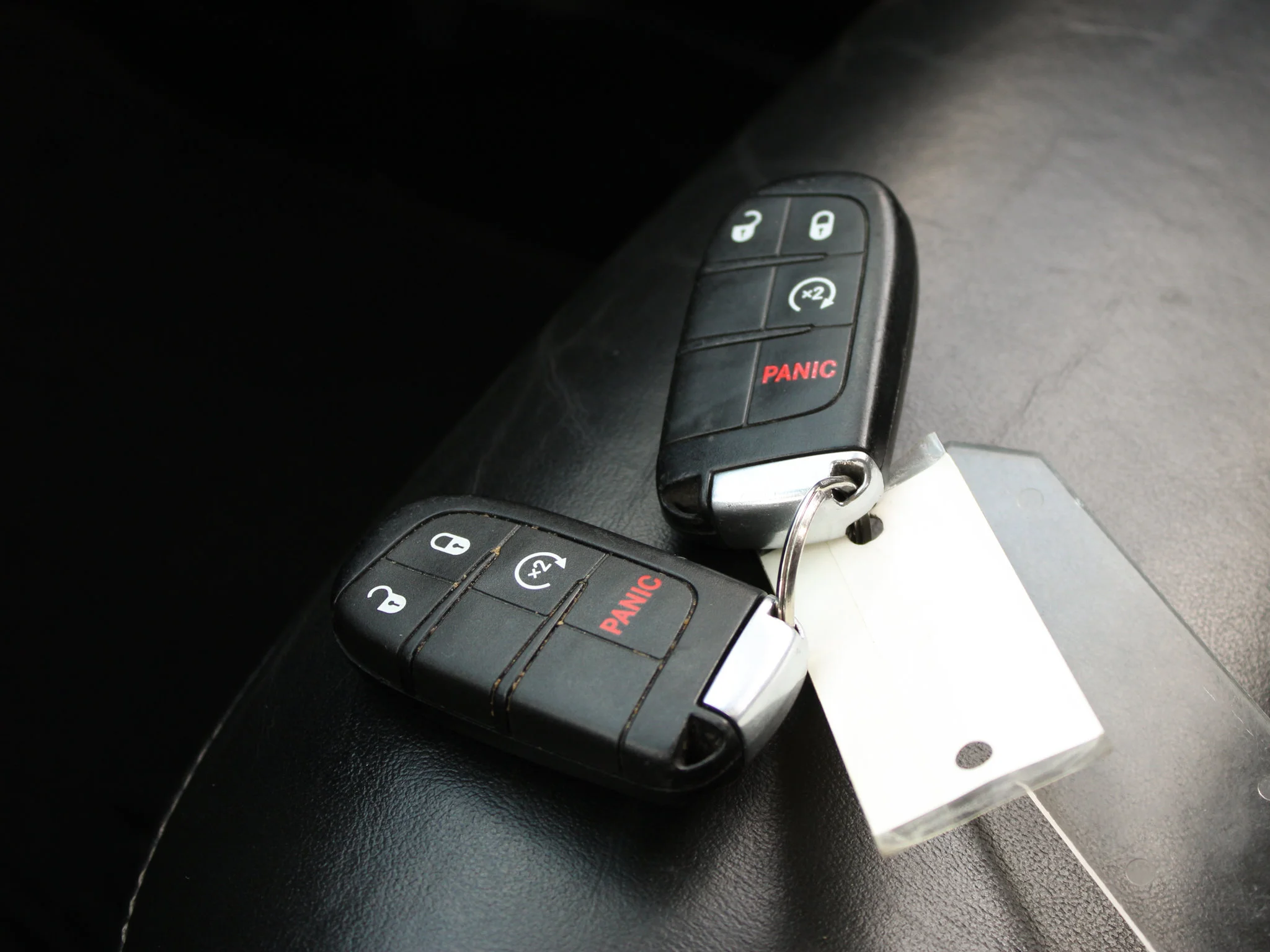 Used 2017 Grey Dodge Crossroad * No Accidents | Heated Seats | V6 | Remote Start | Alpine image 25