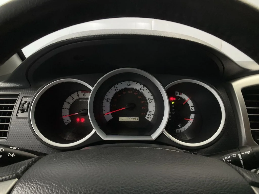 Used 2013 Magnetic Gray Metallic Toyota Base image 27