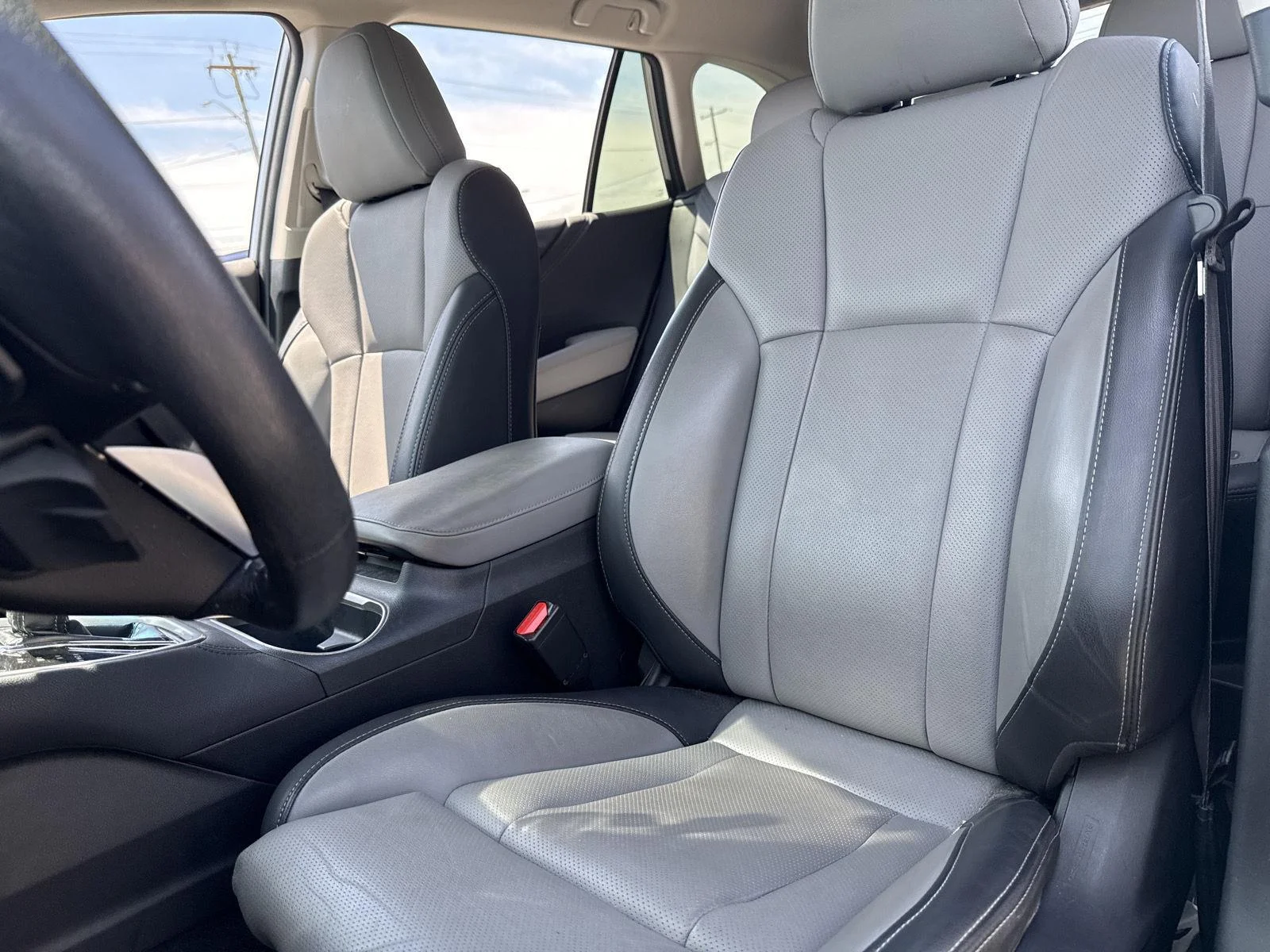 Used 2021 Ice Silver Metallic Subaru Limited image 7