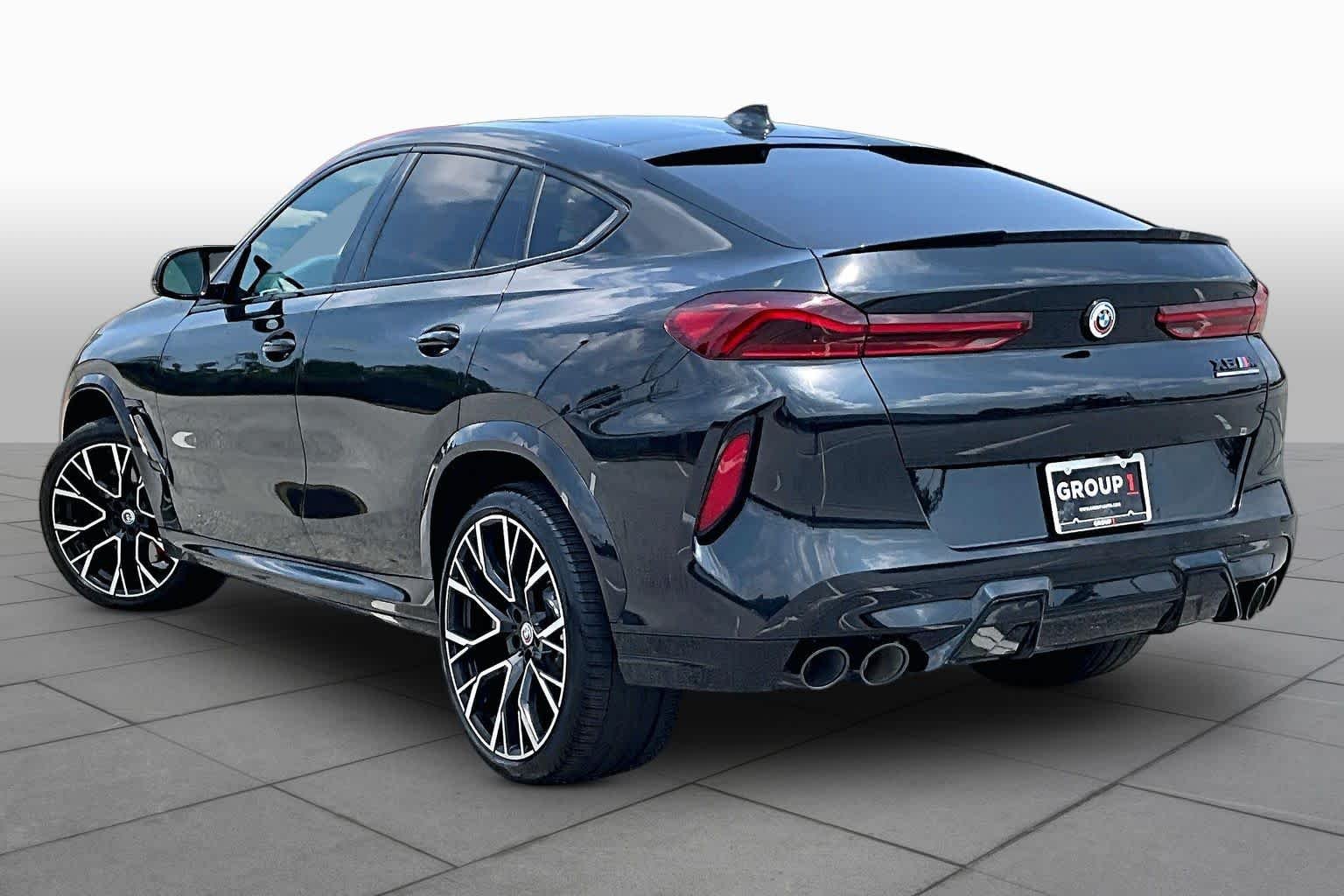 Used 2022 Black Sapphire Metallic BMW  image 12