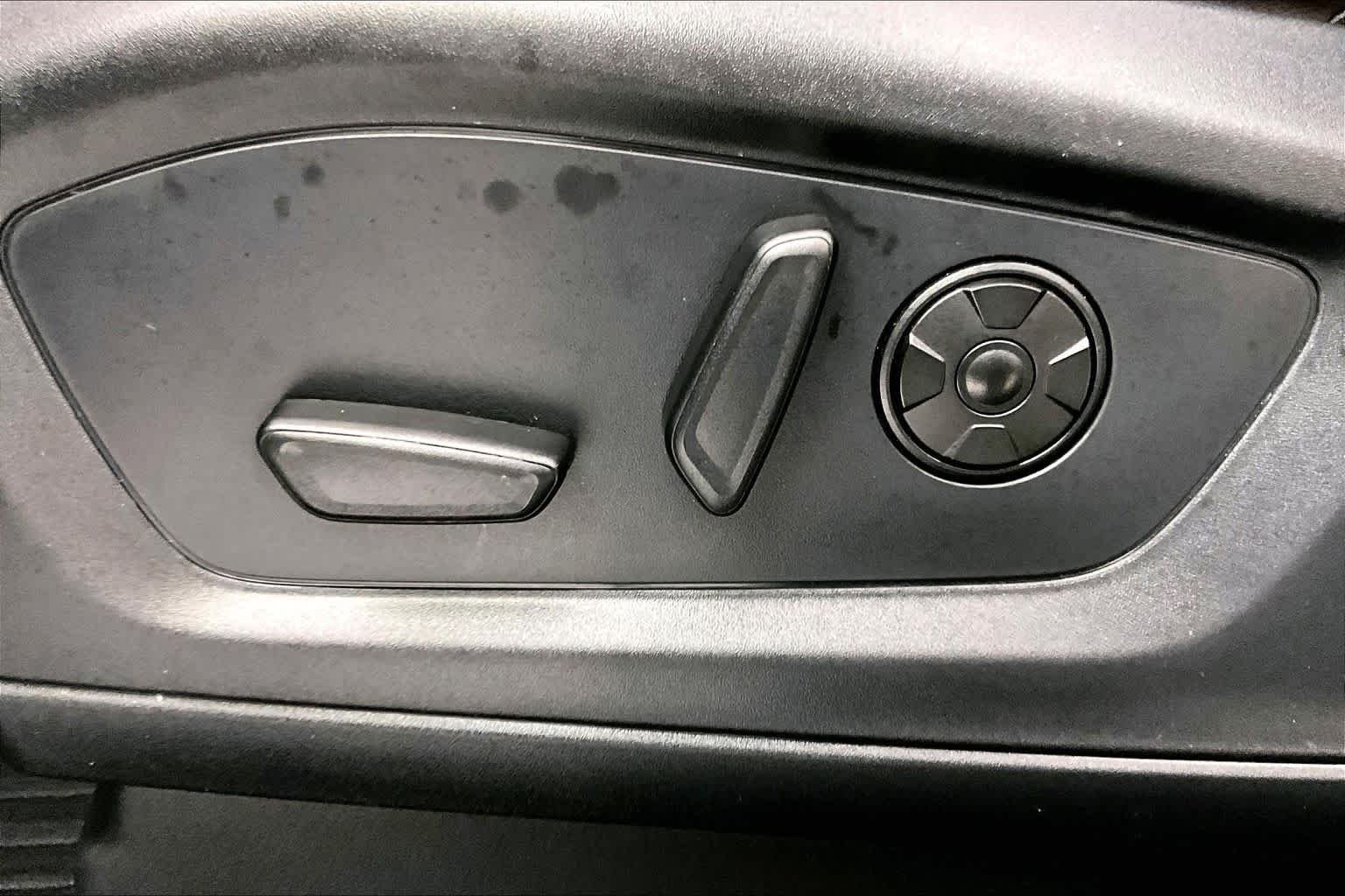 Used 2025 Agate Black Ford Platinum image 30
