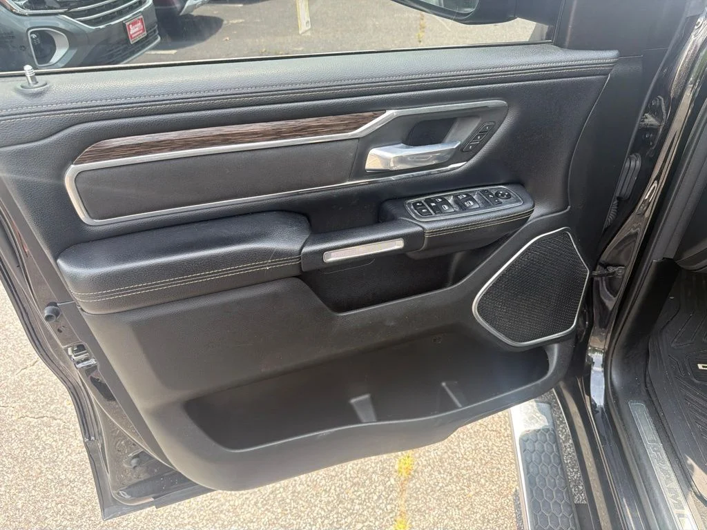 Used 2020 Black Ram Laramie image 12