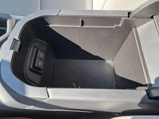 Certified Used 2020  Toyota XLE Premium image 24