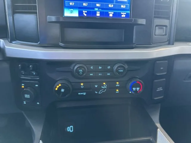 Used 2023 Black Ford XLT image 19