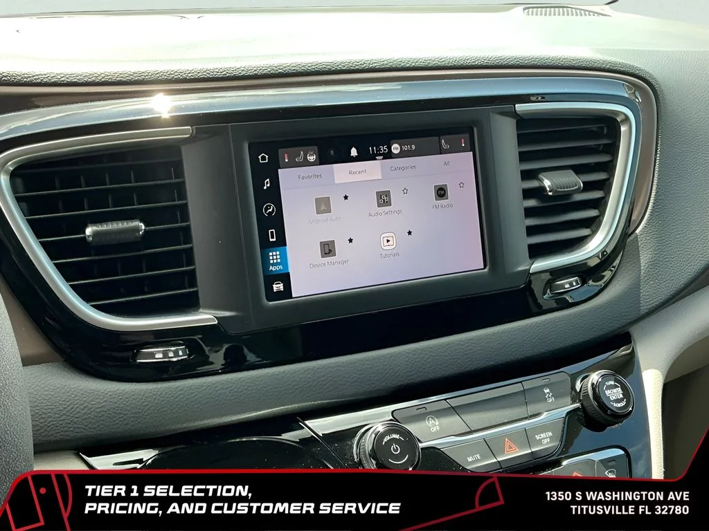 Used 2023 White Chrysler LX image 26