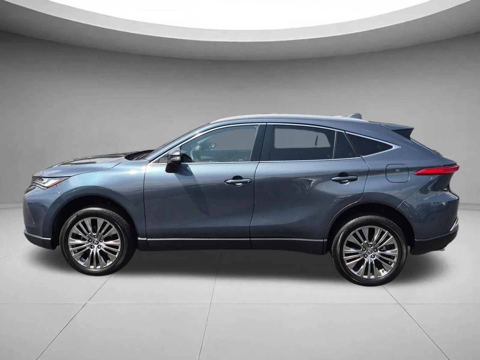 Used 2024 Coastal Gray Metallic Toyota XLE image 2