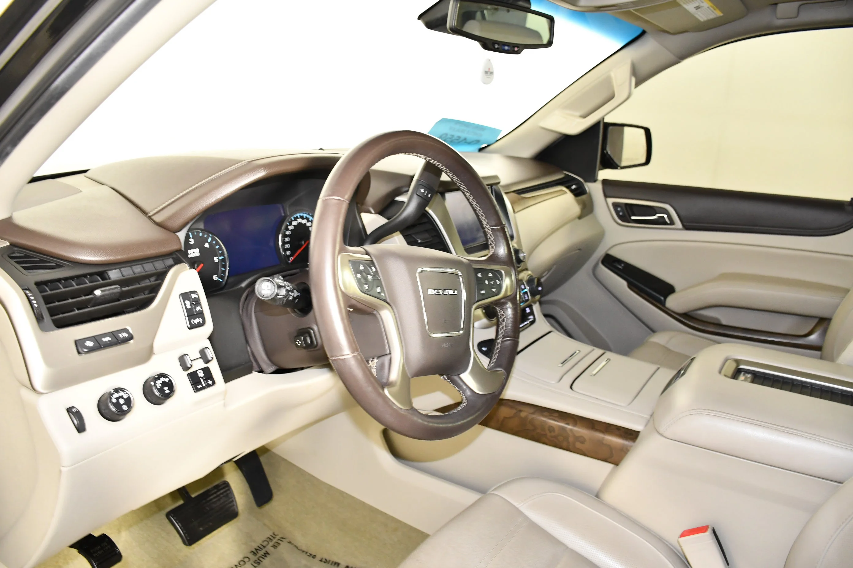 Used 2018 Onyx Black GMC Denali image 40