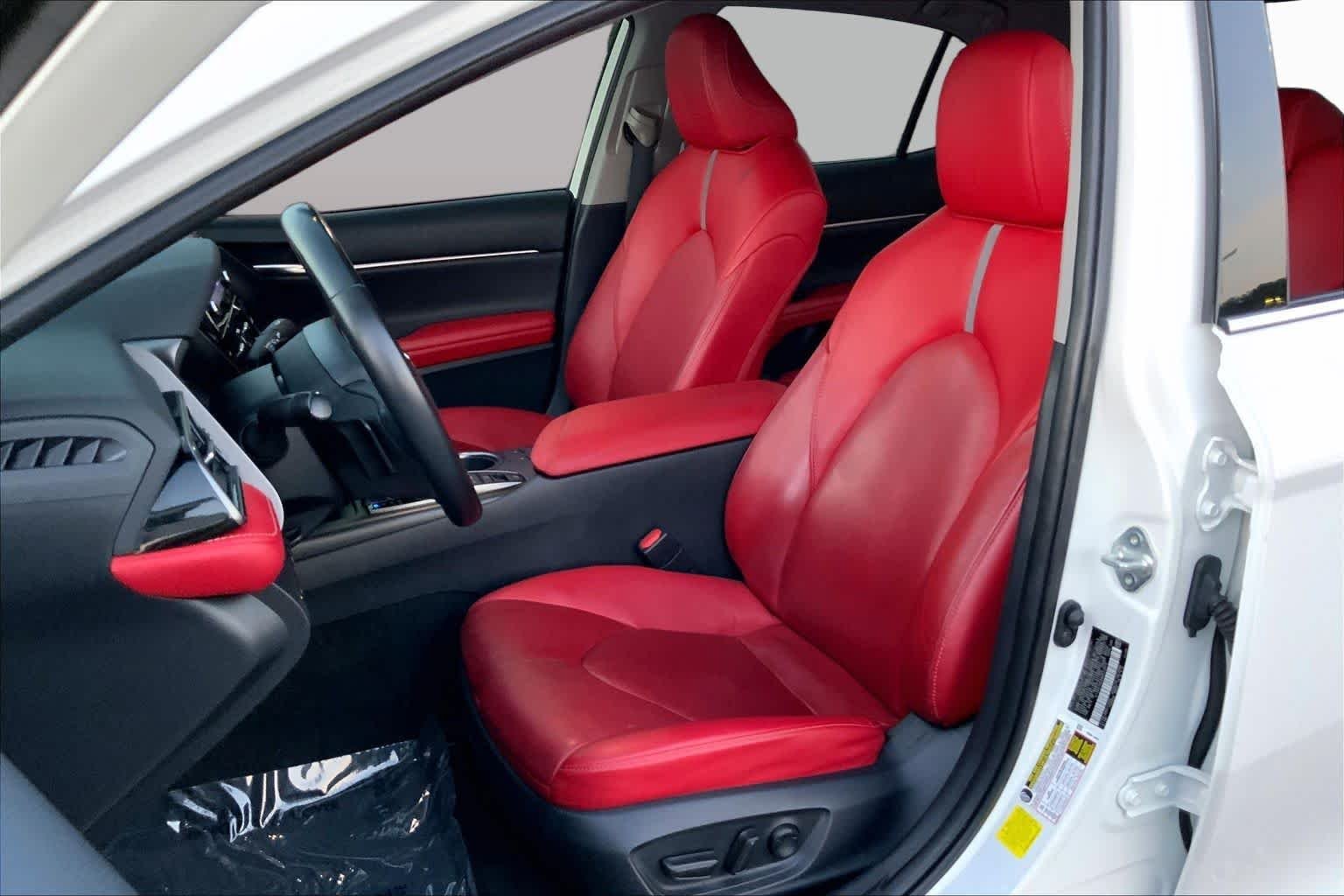 Used 2022 Wind Chill Pearl Toyota XSE image 7