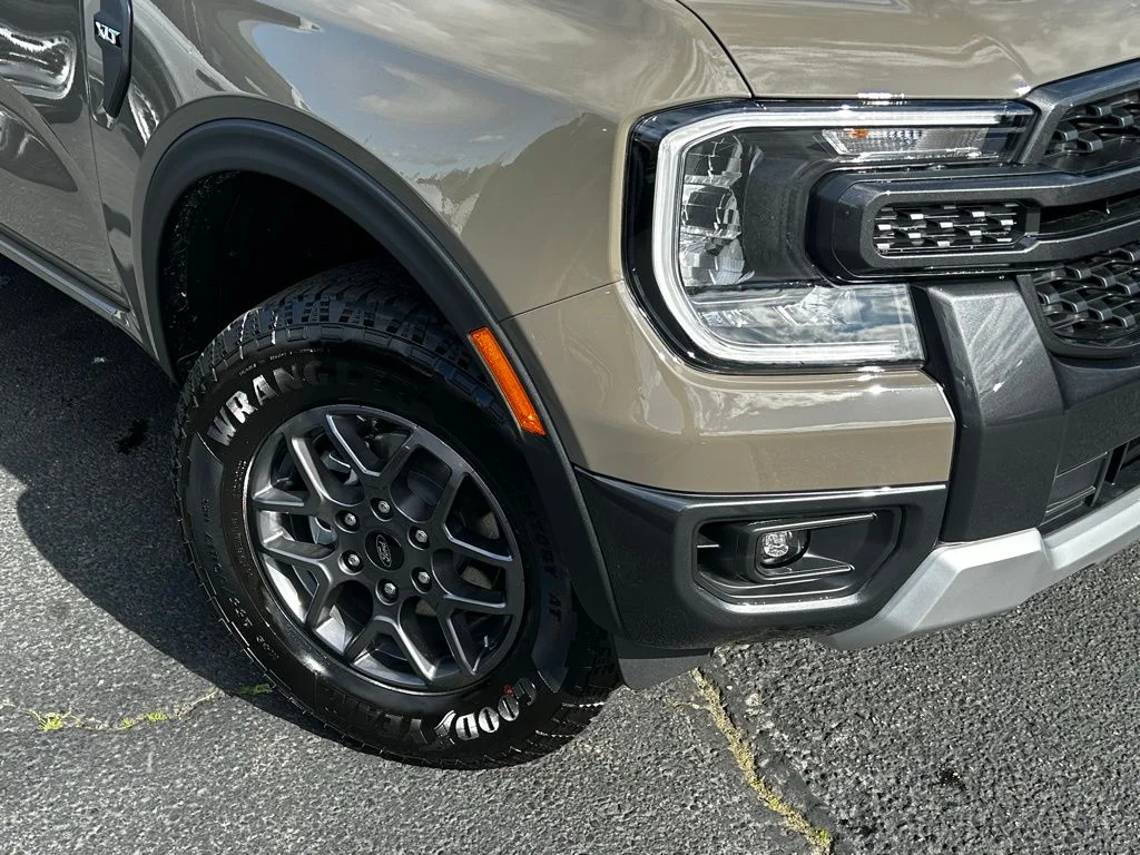 New 2026 Marsh Gray Ford XLT image 2
