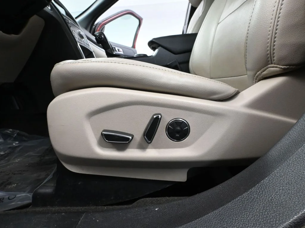 Used 2018 Red Ford Limited image 21