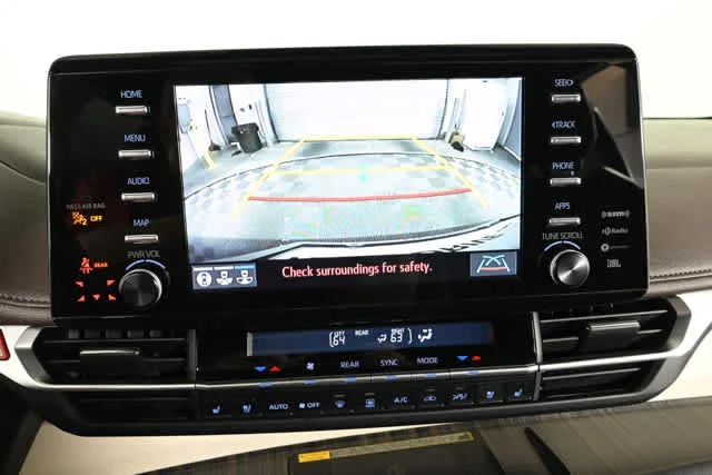 Used 2022 Ruby Flare Pearl Toyota Platinum image 5