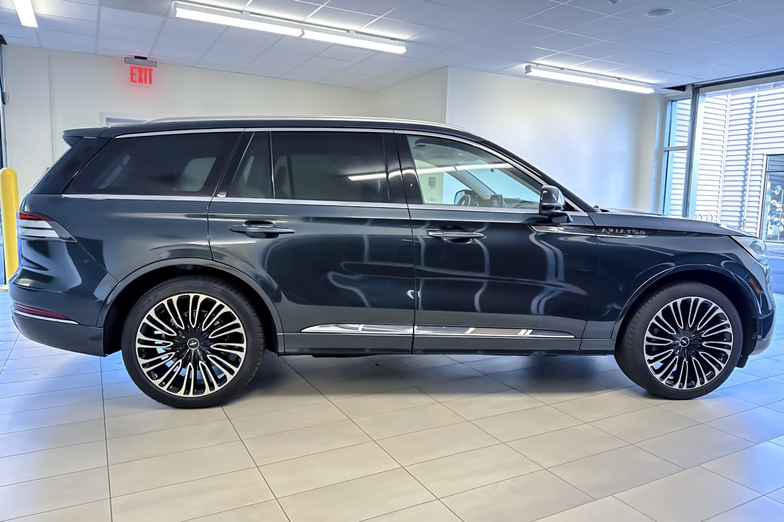 Certified Used 2023 Flight Blue Lincoln Black Label image 3