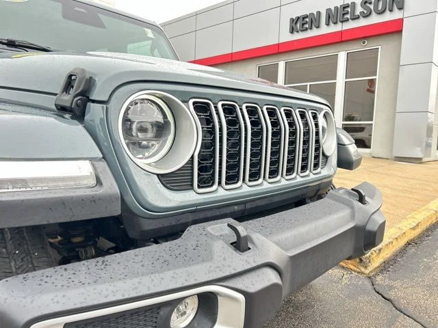 Used 2025 Gray Jeep Sahara 4xe image 3