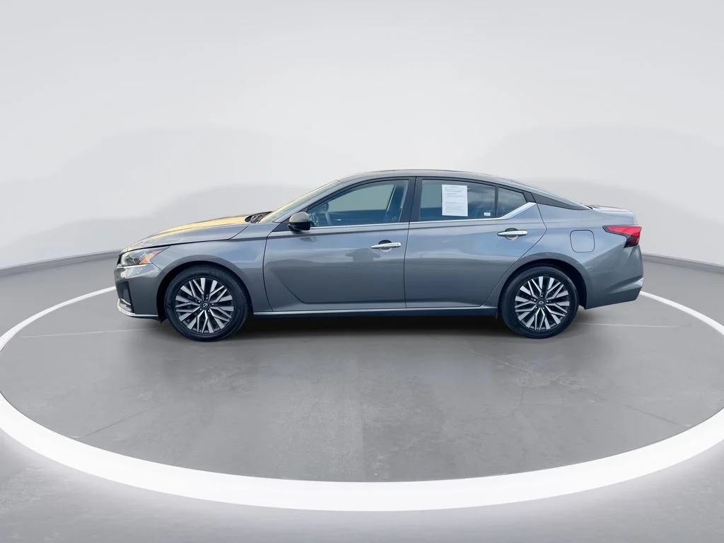 Used 2024 Gray Nissan 2.5 SV image 5