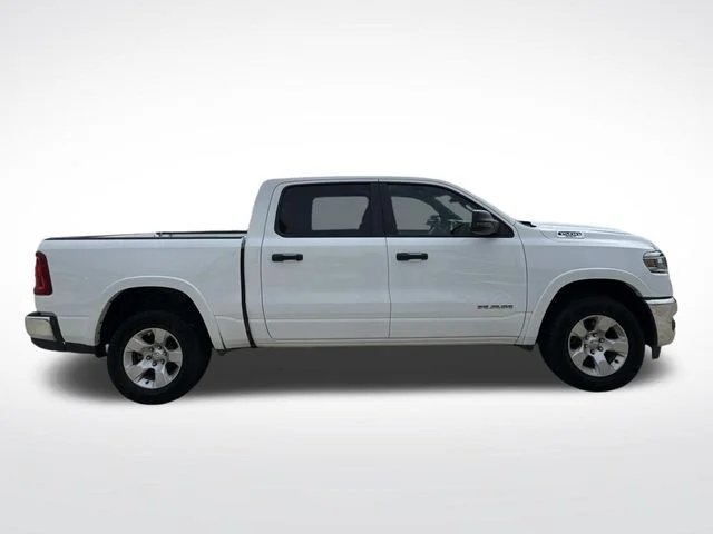 Used 2025 White Ram Big Horn/Lone Star image 11