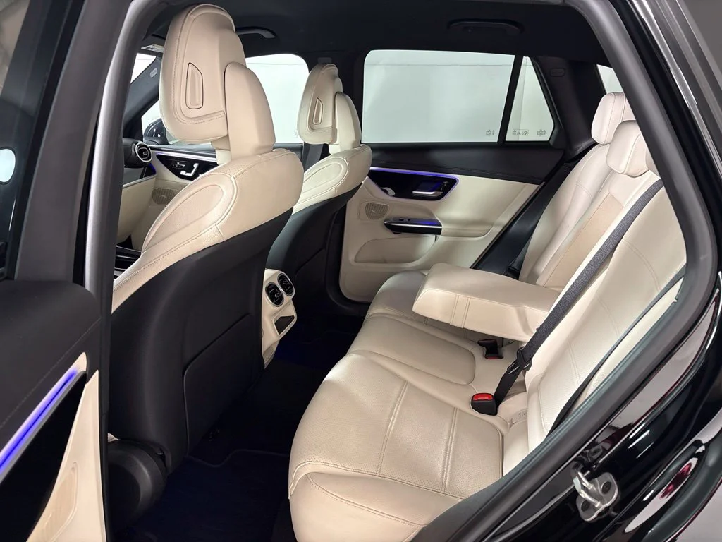 Used 2025 White Mercedes-Benz GLC 300 image 25