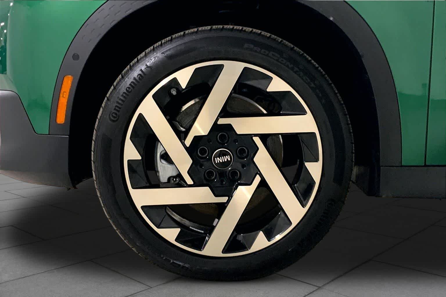 Certified Used 2025 British Racing Green IV Metallic MINI S image 10