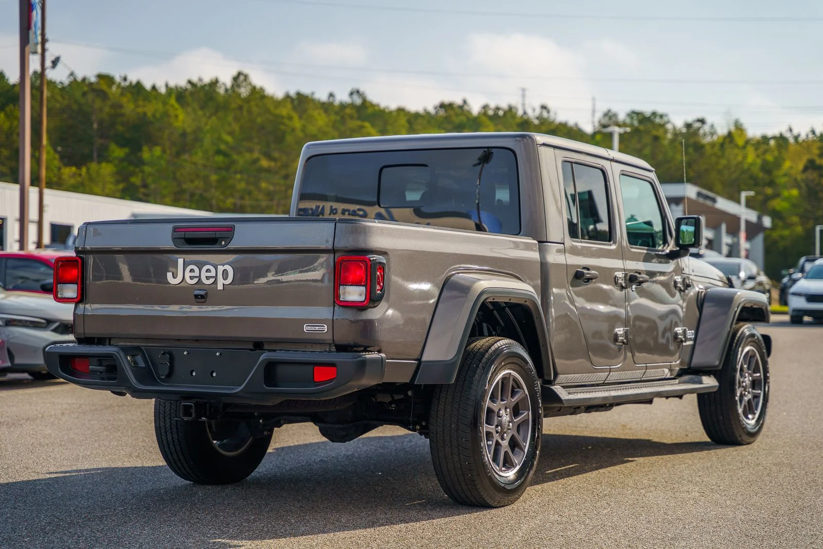 Used 2022 Gray Jeep Overland image 7