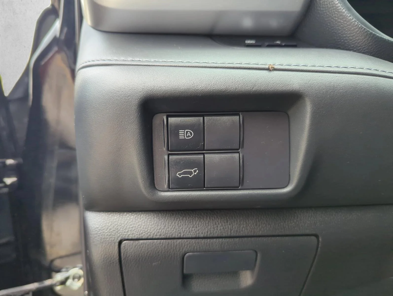 Used 2021 Midnight Black Metallic Toyota LE image 17