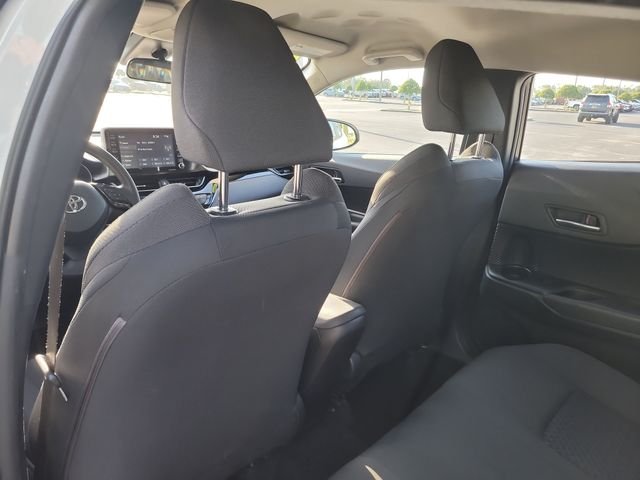 Used 2020 White Toyota LE image 11