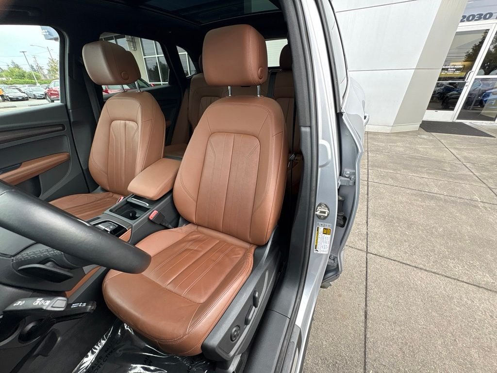 Used 2022 Florett Silver Metallic Audi 40 Premium Plus image 12