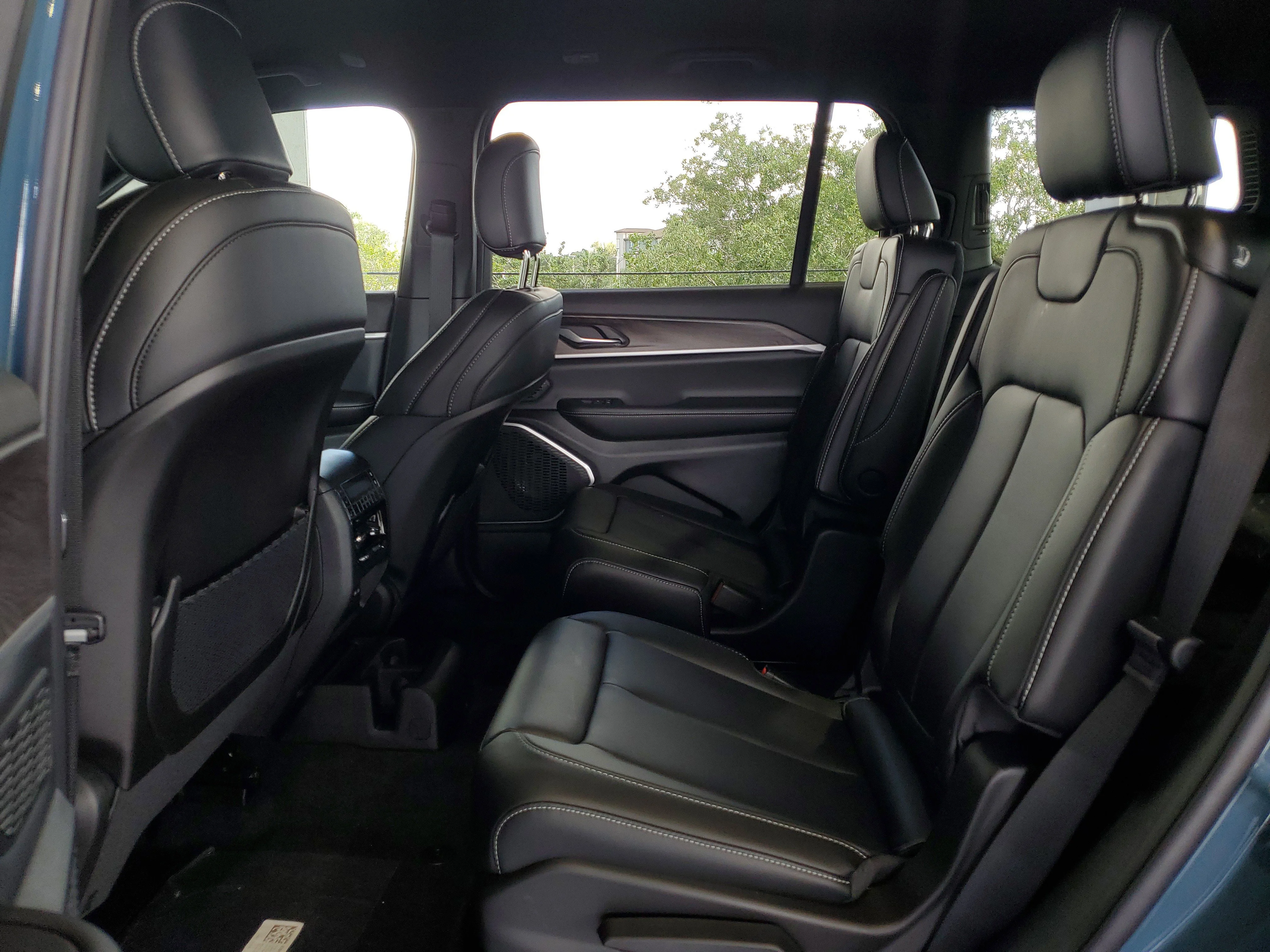 New 2026 Steel Blue Exterior Paint Jeep Limited image 8
