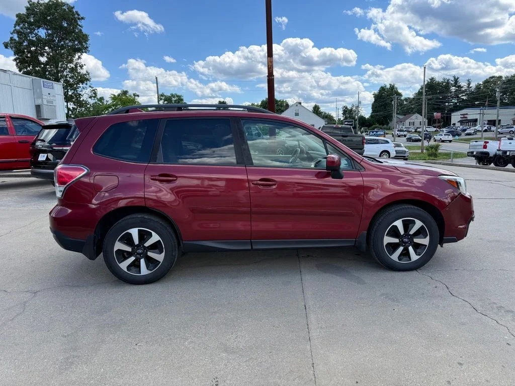 Used 2017 Red Subaru 2.5i Premium image 5