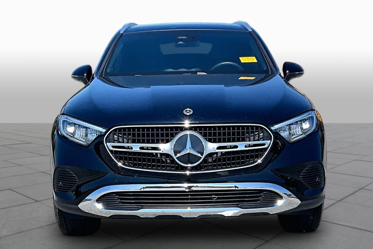 Used 2025 Black Mercedes-Benz GLC 300 image 4