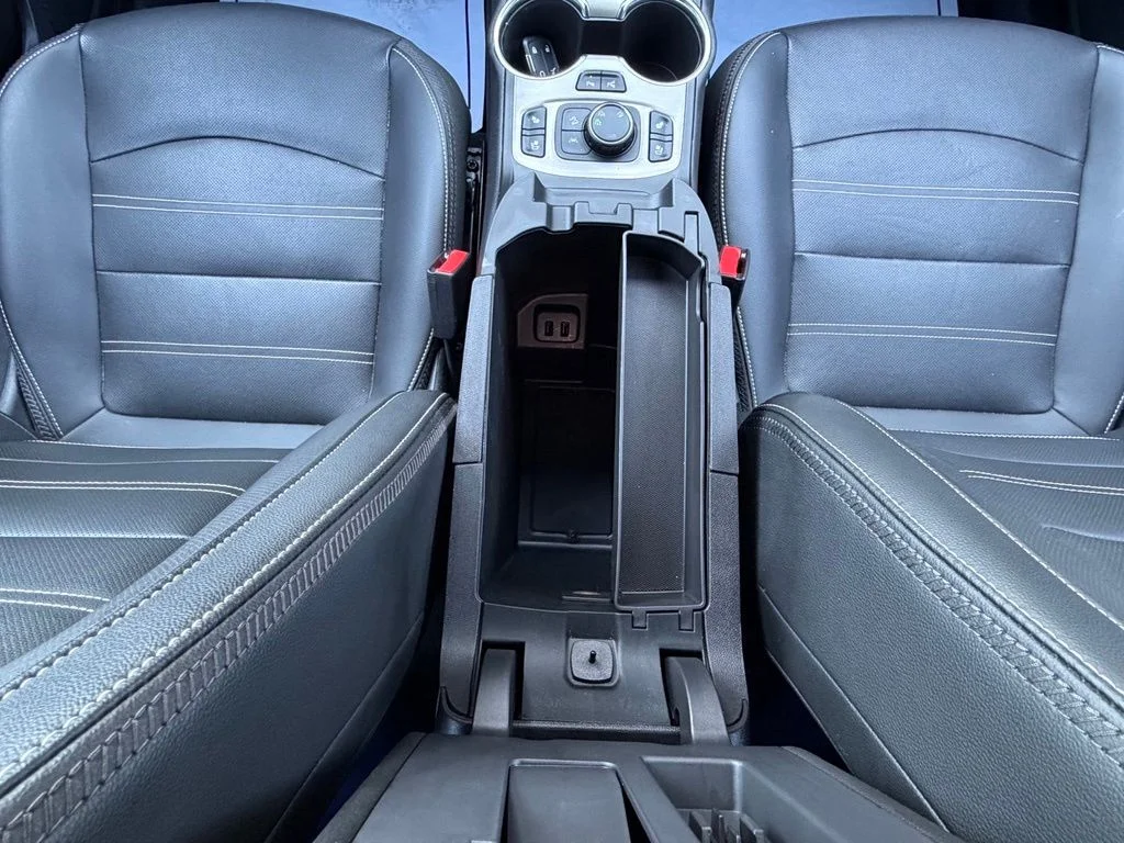 Used 2024 Black GMC Denali image 19