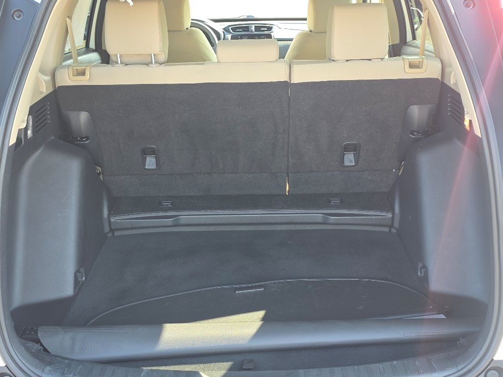 Used 2018 White Honda EX image 4