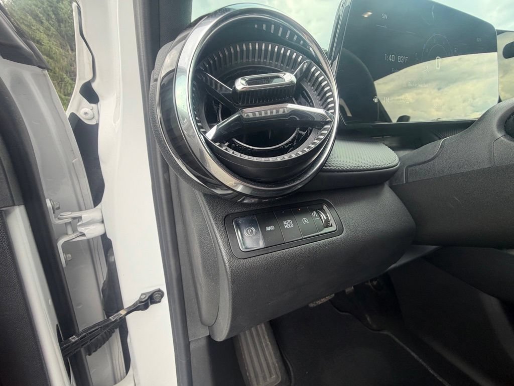 Used 2026 Summit White Chevrolet LT image 22