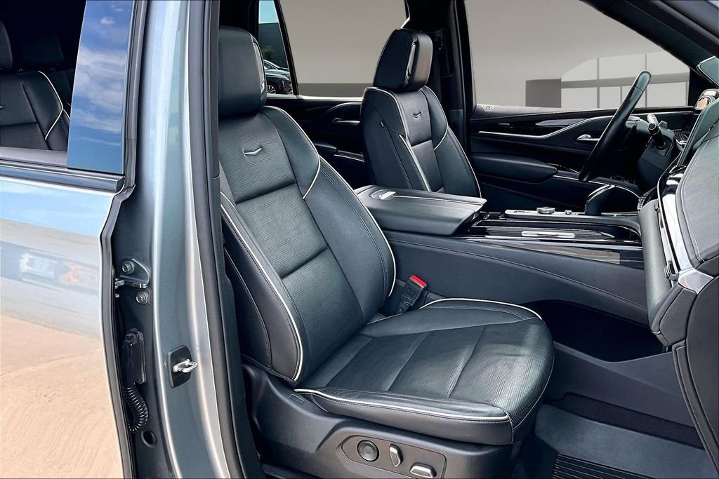 Used 2023 Silver Cadillac Sport image 7