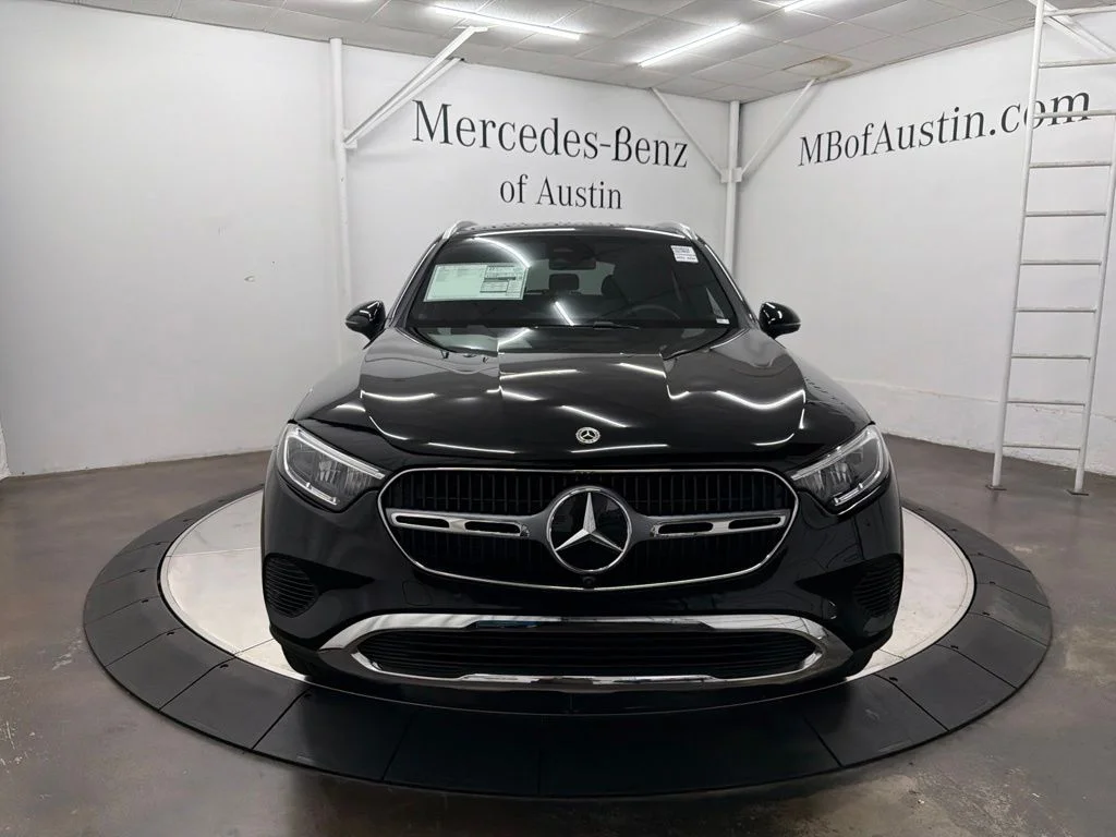 New 2027 Black Mercedes-Benz GLC 300 image 2