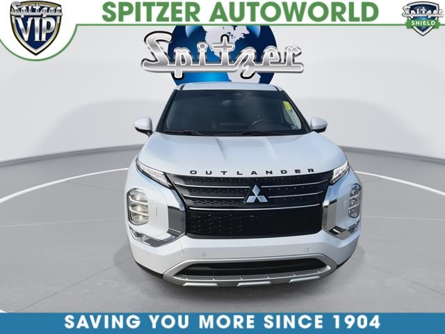 Used 2023 White Mitsubishi SE image 3
