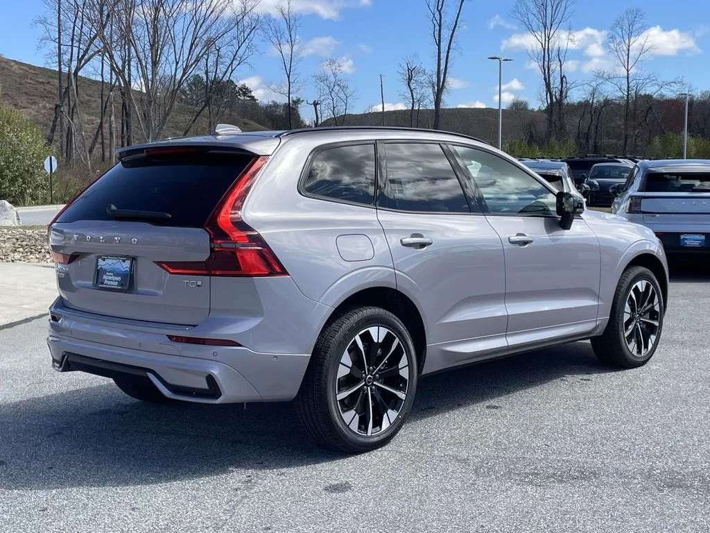 New 2026 Aurora Silver Volvo Plus image 29