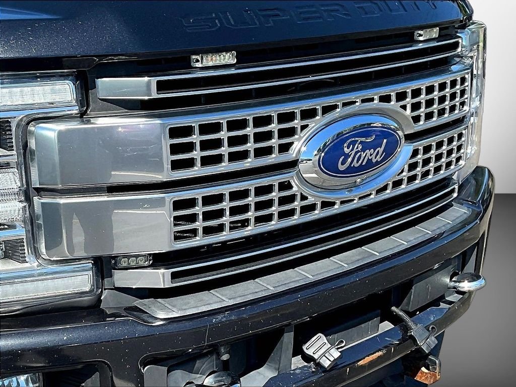 Used 2019 Black Ford Platinum image 33