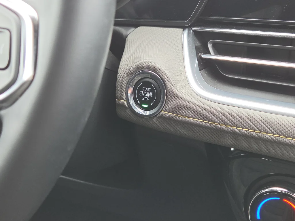Used 2025 Green Chevrolet ACTIV image 11