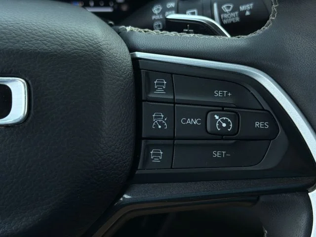 Used 2023 Black Jeep Laredo image 29