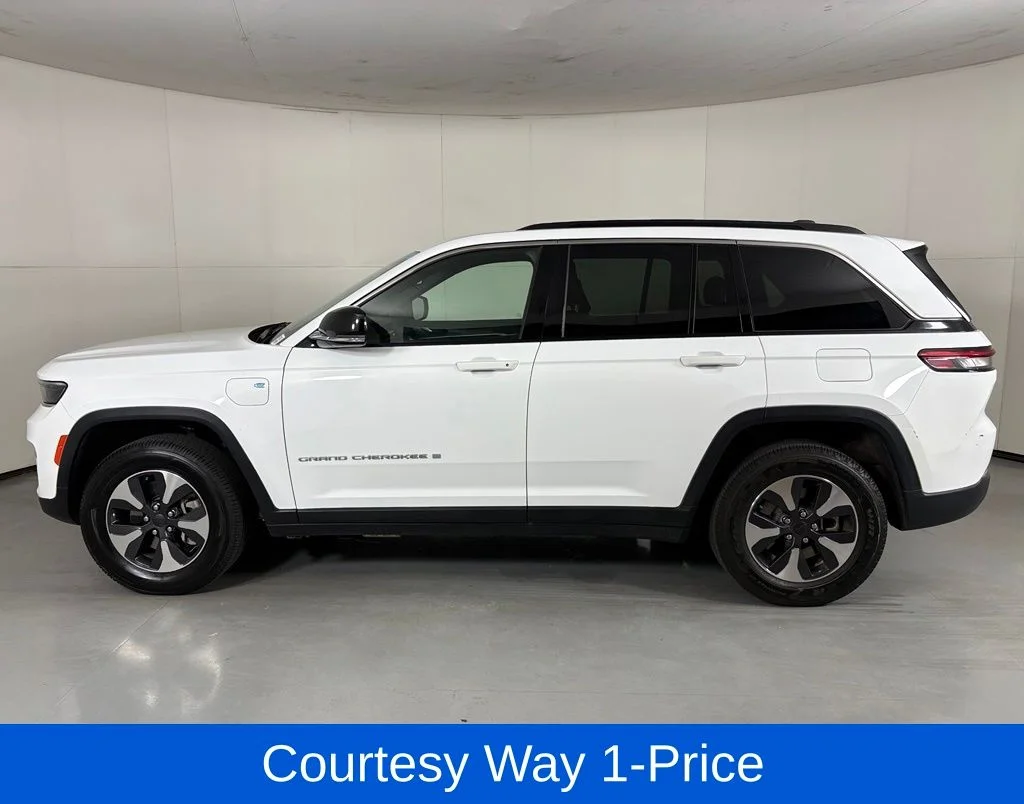 Used 2024 White Jeep 4xe image 6