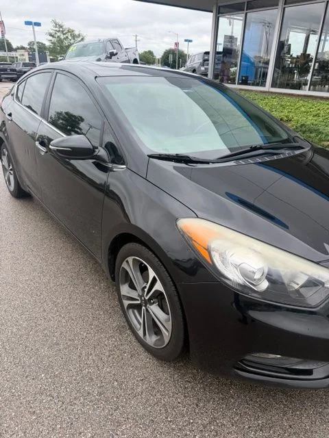 Used 2015 Black Kia EX image 1