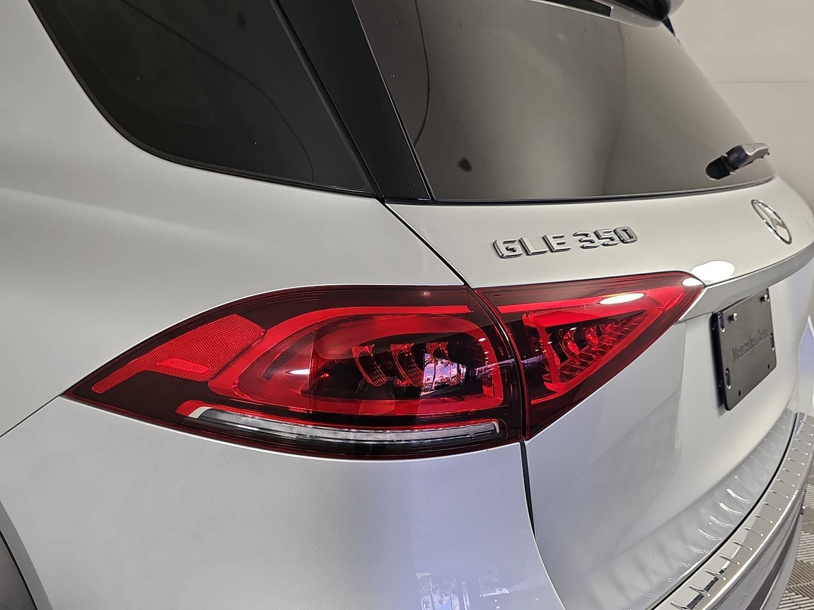 Used 2020 Silver Mercedes-Benz GLE 350 image 32