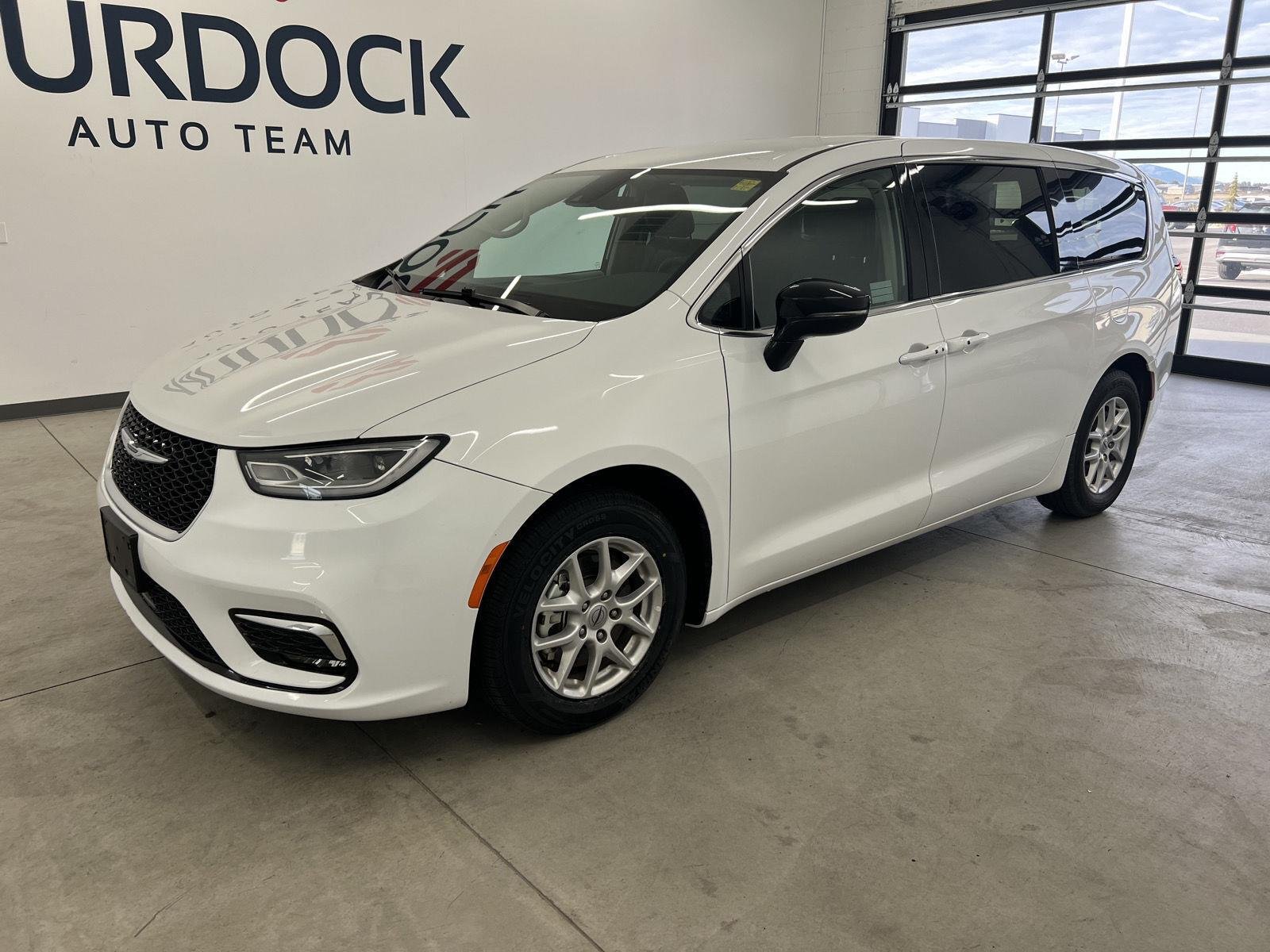 2024 Chrysler Pacifica Touring L - Photo 6
