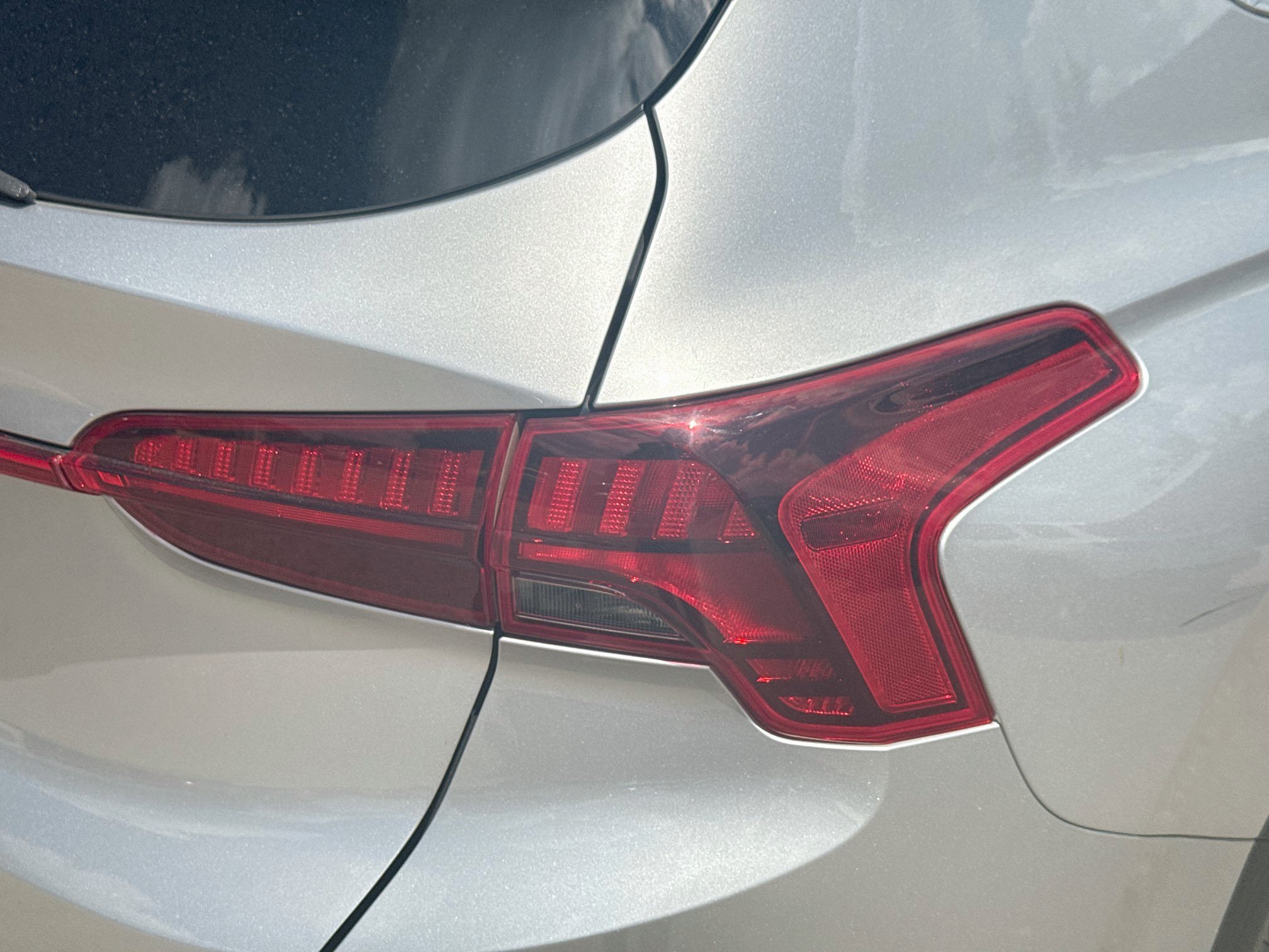 Used 2021 Shimmering Silver Hyundai SE image 25