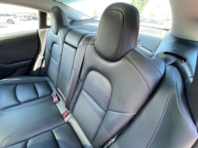 Used 2022  Tesla Long Range image 25