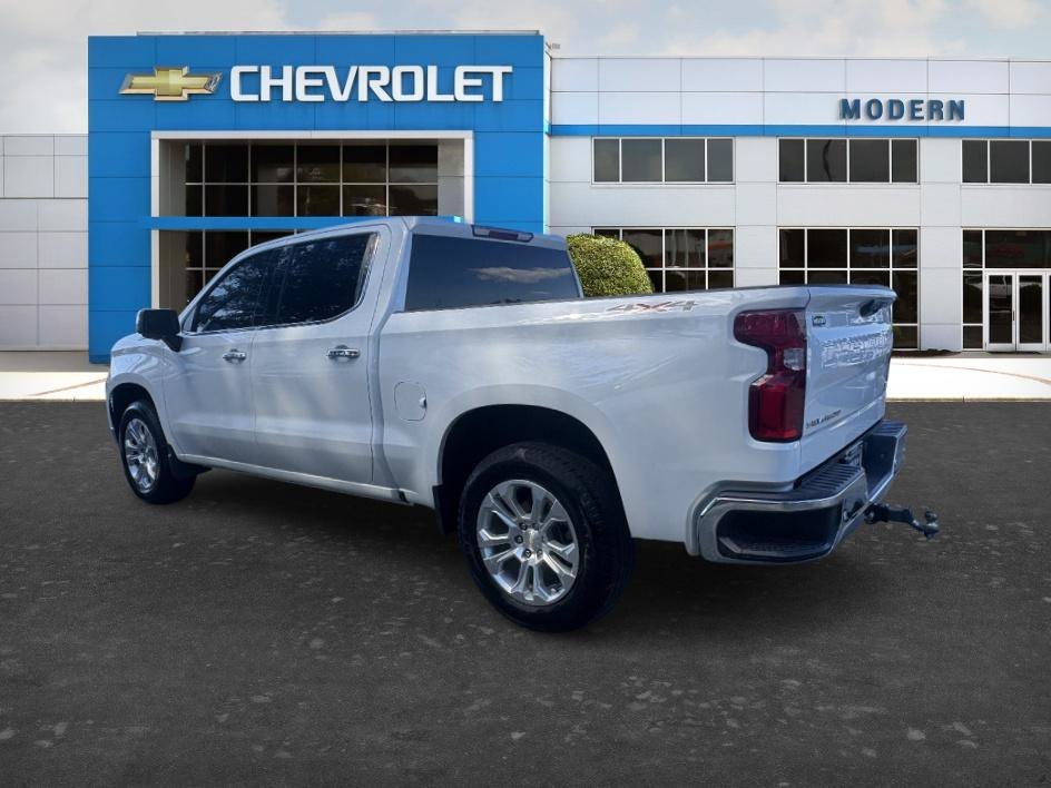 Used 2024 Iridescent Pearl Tricoat Chevrolet LTZ image 3