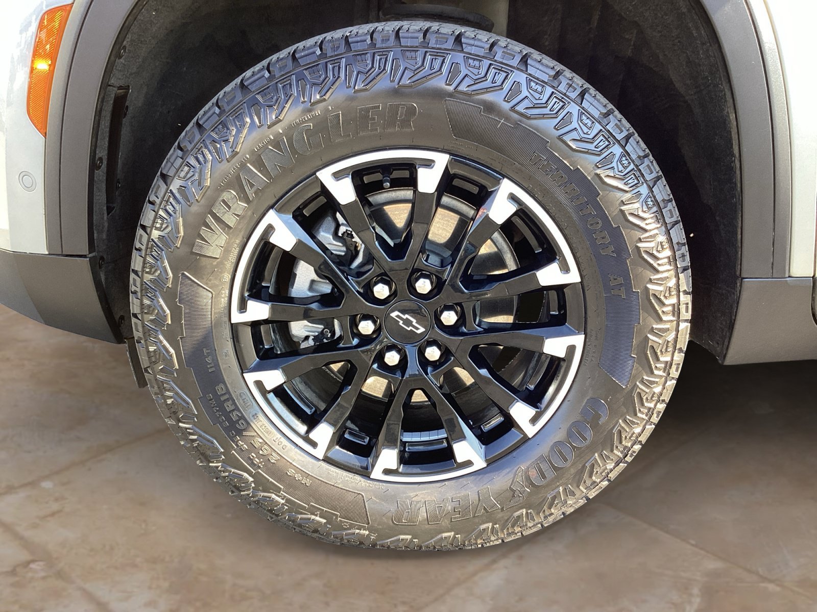 Used 2025 Sterling Gray Metallic Chevrolet Z71 image 38
